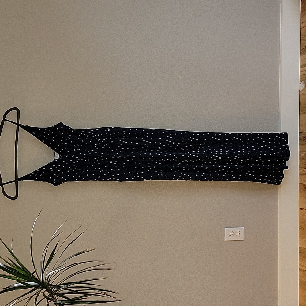 Kaleigh Rochelle Navy Blue Knit Jumpsuit. Size Medium